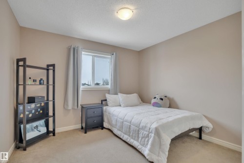 581 Foxboro Loop, Sherwood Park, AB - Indoor Photo Showing Bedroom