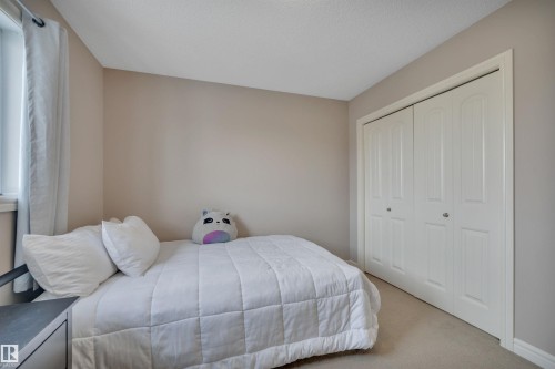581 Foxboro Loop, Sherwood Park, AB - Indoor Photo Showing Bedroom