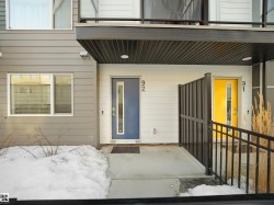 92 804 WELSH Drive  Edmonton, AB T6X 1Y8