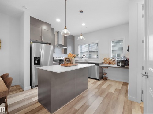 92 804 Welsh Drive, Edmonton, AB - Indoor Photo Showing Kitchen With Stainless Steel Kitchen With Upgraded Kitchen