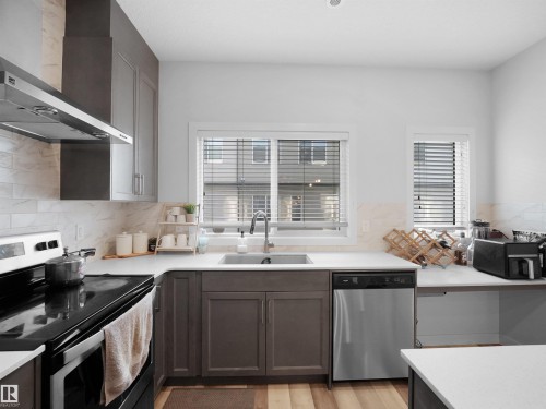 92 804 Welsh Drive, Edmonton, AB - Indoor Photo Showing Kitchen With Stainless Steel Kitchen With Double Sink With Upgraded Kitchen