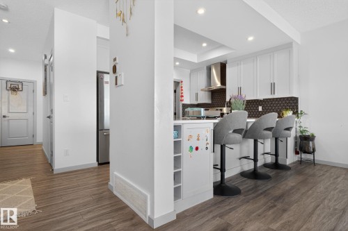 9514 Pear Close, Edmonton, AB - Indoor Photo Showing Other Room