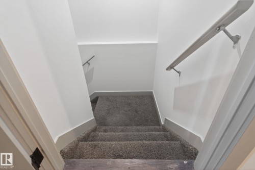 9514 Pear Close, Edmonton, AB - Indoor Photo Showing Other Room