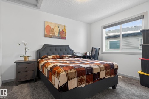 9514 Pear Close, Edmonton, AB - Indoor Photo Showing Bedroom