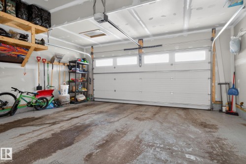 9514 Pear Close, Edmonton, AB - Indoor Photo Showing Garage