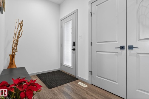 9514 Pear Close, Edmonton, AB - Indoor Photo Showing Other Room