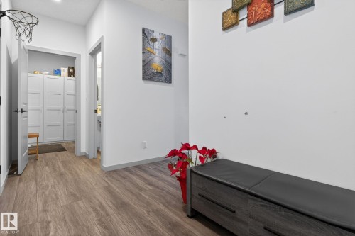9514 Pear Close, Edmonton, AB - Indoor Photo Showing Other Room