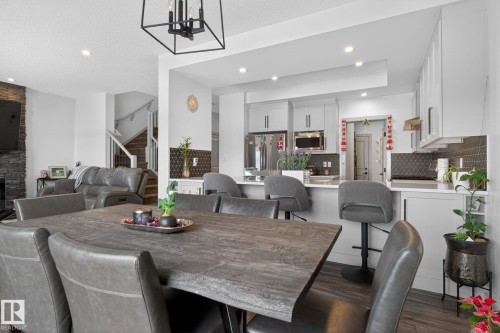 9514 Pear Close, Edmonton, AB - Indoor Photo Showing Dining Room