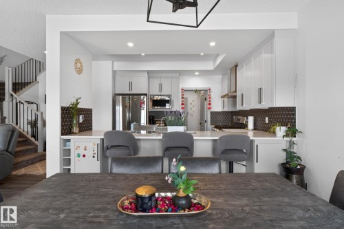 9514 Pear Close, Edmonton, AB - Indoor Photo Showing Other Room