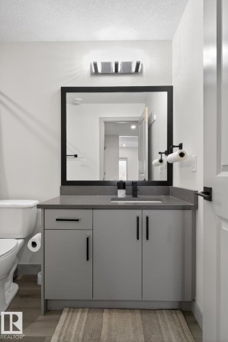 9514 Pear Close, Edmonton, AB - Indoor Photo Showing Bathroom