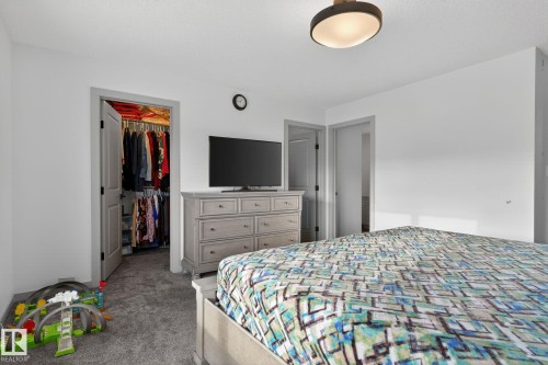9514 Pear Close, Edmonton, AB - Indoor Photo Showing Bedroom