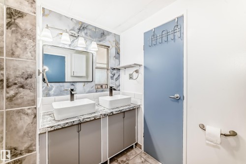 404 Evergreen Park, Edmonton, AB - Indoor Photo Showing Bathroom