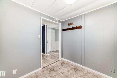 404 Evergreen Park, Edmonton, AB - Indoor Photo Showing Other Room