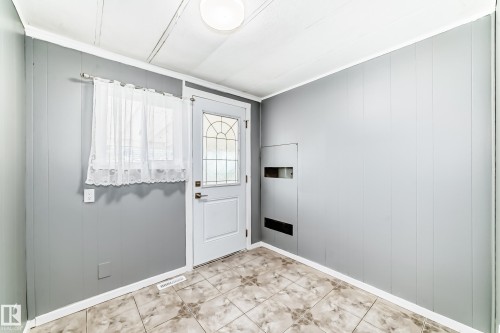 404 Evergreen Park, Edmonton, AB - Indoor Photo Showing Other Room