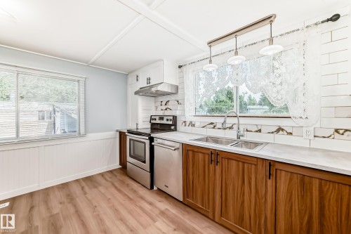 404 Evergreen Park, Edmonton, AB - Indoor Photo Showing Kitchen With Double Sink