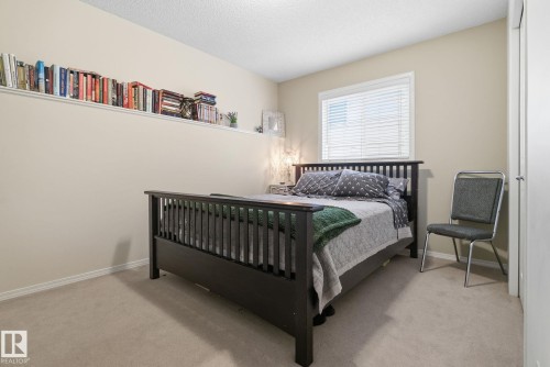 22 Lamplight Bay, Spruce Grove, AB - Indoor Photo Showing Bedroom