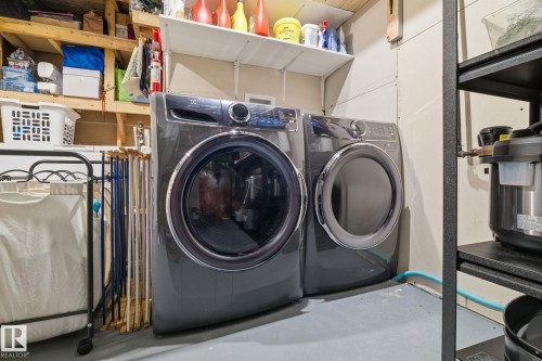 22 Lamplight Bay, Spruce Grove, AB - Indoor Photo Showing Laundry Room