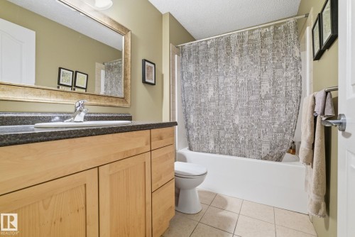 22 Lamplight Bay, Spruce Grove, AB - Indoor Photo Showing Bathroom