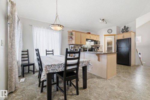 22 Lamplight Bay, Spruce Grove, AB - Indoor