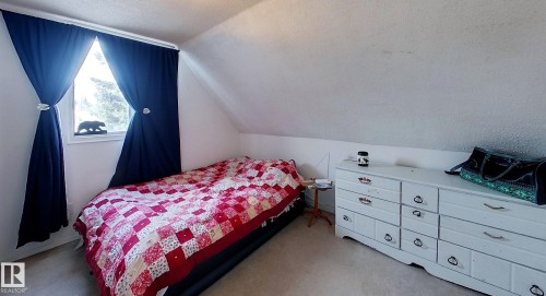 5137 6Th Avenue, Edson, AB - Indoor Photo Showing Bedroom