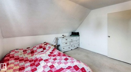 5137 6Th Avenue, Edson, AB - Indoor Photo Showing Bedroom