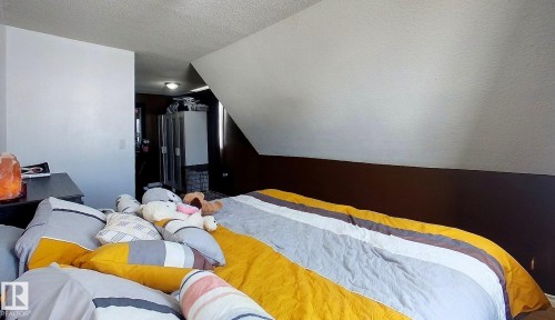 5137 6Th Avenue, Edson, AB - Indoor Photo Showing Bedroom