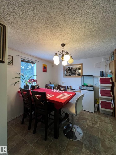 5137 6Th Avenue, Edson, AB - Indoor Photo Showing Dining Room