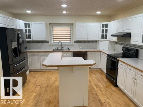232 Kulawy Drive, Edmonton, AB - Indoor Photo Showing Kitchen With Double Sink
