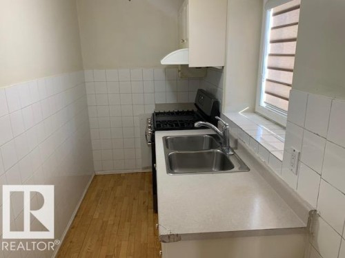 232 Kulawy Drive, Edmonton, AB - Indoor Photo Showing Kitchen With Double Sink