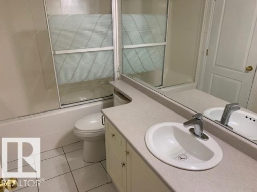 232 Kulawy Drive, Edmonton, AB - Indoor Photo Showing Bathroom