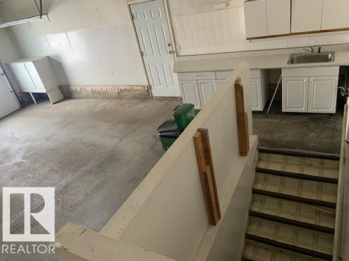 232 Kulawy Drive, Edmonton, AB - Indoor