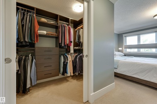 10810 74 Avenue, Edmonton, AB - Indoor Photo Showing Bedroom