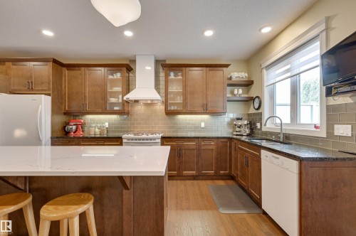 10810 74 Avenue, Edmonton, AB - Indoor Photo Showing Kitchen