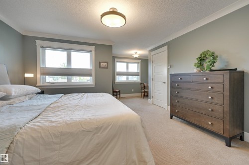 10810 74 Avenue, Edmonton, AB - Indoor Photo Showing Bedroom
