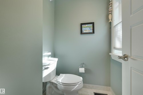 10810 74 Avenue, Edmonton, AB - Indoor Photo Showing Bathroom