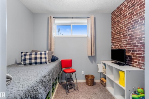 103 52318 Rge Road 25, Rural Parkland County, AB - Indoor Photo Showing Bedroom