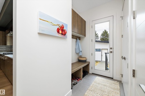 44A Valleyview Crescent, Edmonton, AB - Indoor Photo Showing Other Room