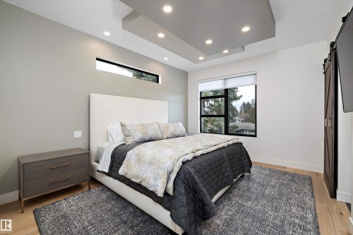 44A Valleyview Crescent, Edmonton, AB - Indoor Photo Showing Bedroom