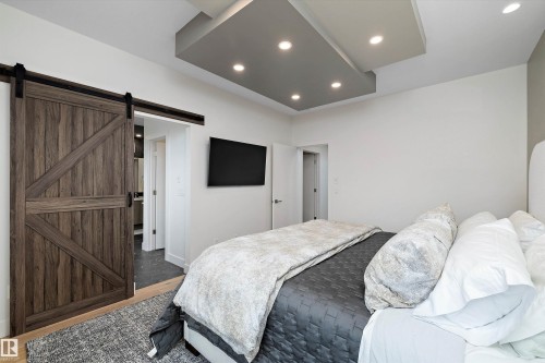 44A Valleyview Crescent, Edmonton, AB - Indoor Photo Showing Bedroom