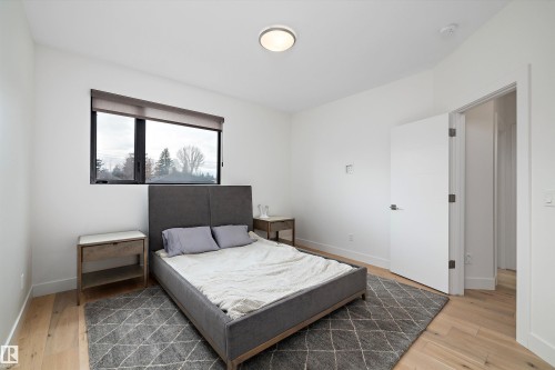 44A Valleyview Crescent, Edmonton, AB - Indoor Photo Showing Bedroom