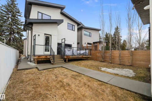 44A Valleyview Crescent, Edmonton, AB - Outdoor With Exterior