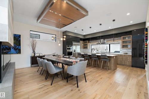 44A Valleyview Crescent, Edmonton, AB - Indoor Photo Showing Dining Room