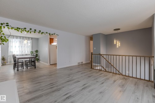 5221 51 A Avenue, Legal, AB - Indoor Photo Showing Other Room