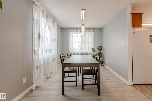 5221 51 A Avenue, Legal, AB - Indoor