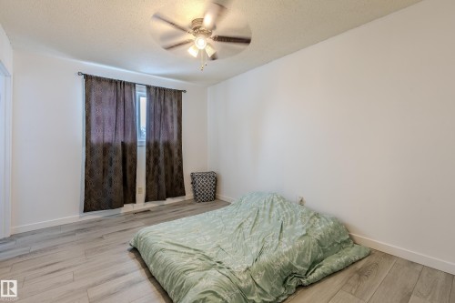 5221 51 A Avenue, Legal, AB - Indoor Photo Showing Bedroom