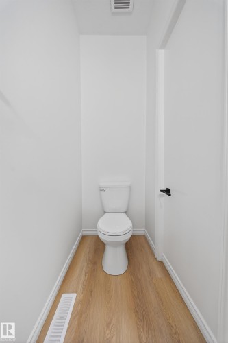 1741 63A Street, Edmonton, AB - Indoor Photo Showing Bathroom