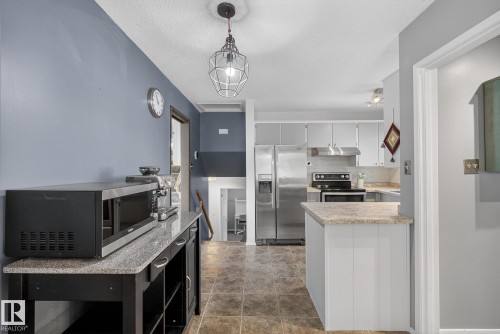 11508 35A Avenue, Edmonton, AB - Indoor Photo Showing Kitchen