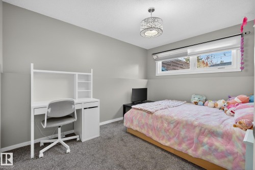 11508 35A Avenue, Edmonton, AB - Indoor Photo Showing Bedroom