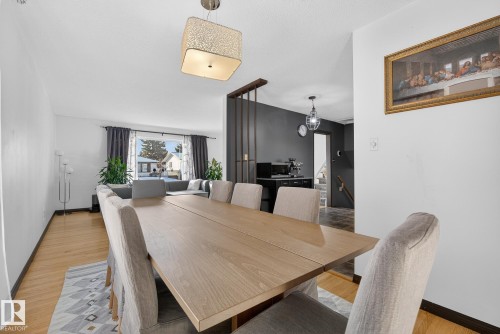 11508 35A Avenue, Edmonton, AB - Indoor Photo Showing Dining Room