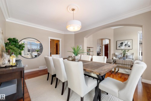 9704 Riverside Drive, Edmonton, AB - Indoor Photo Showing Dining Room